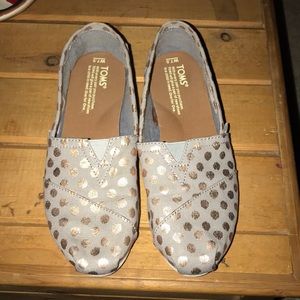 Rose gold and grey Toms